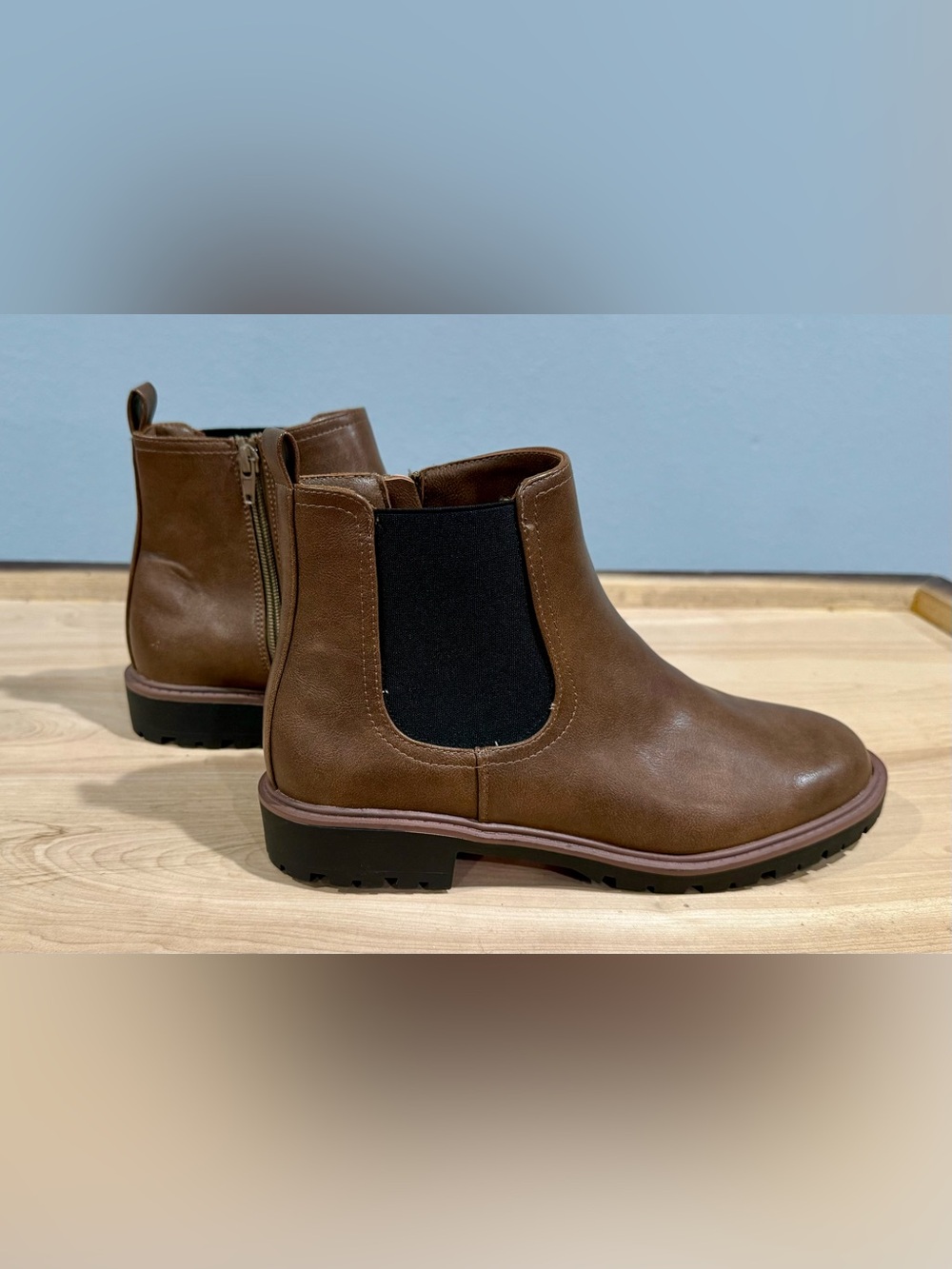 Maurice’s Women’s Brown Leather Chelsea Ankle Boots Side Zip Round Toe Rubber